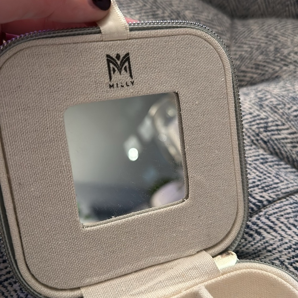 Super cute travel jewelry case - Picture 4 of 4